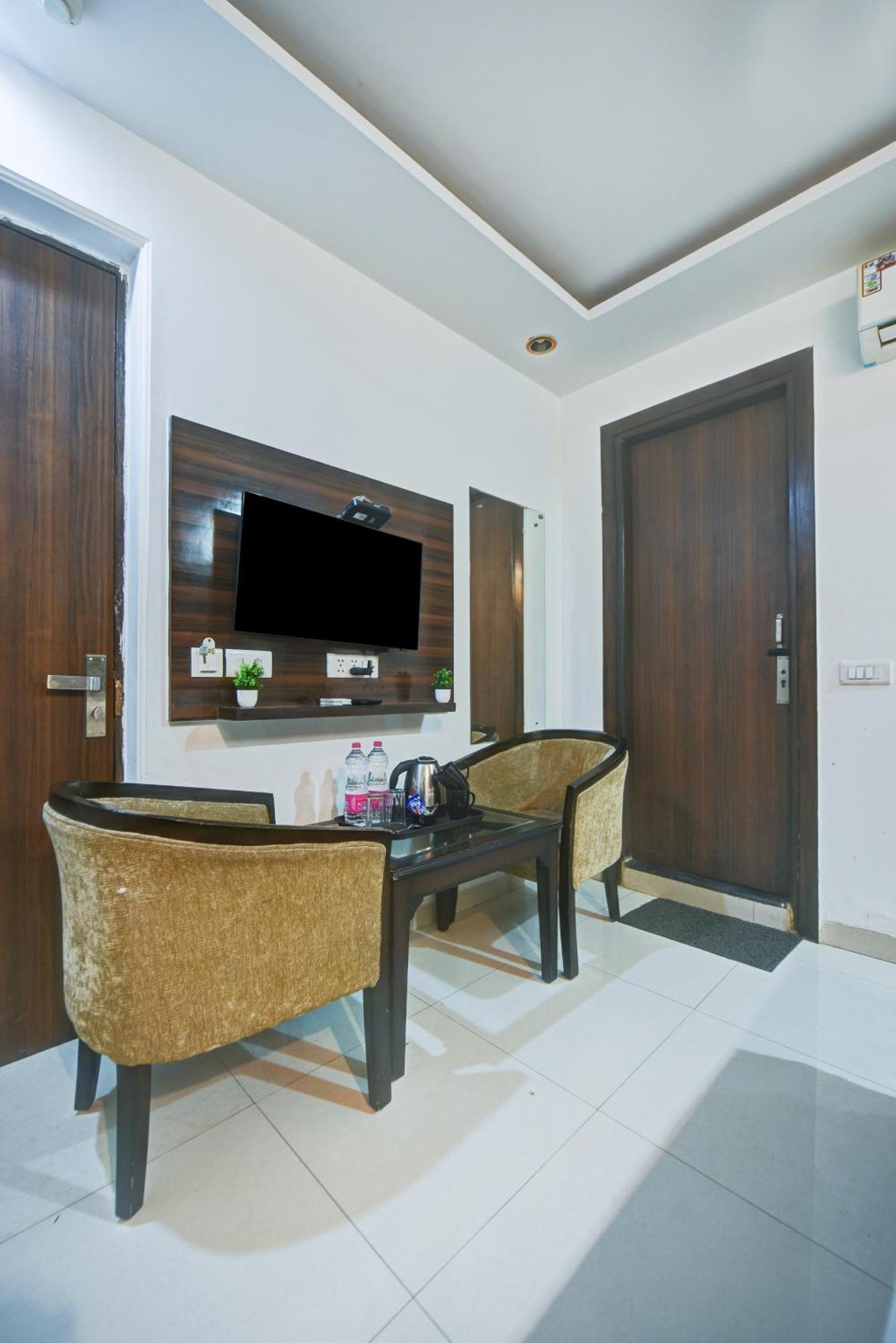 Hotel Airport Devrana New Delhi